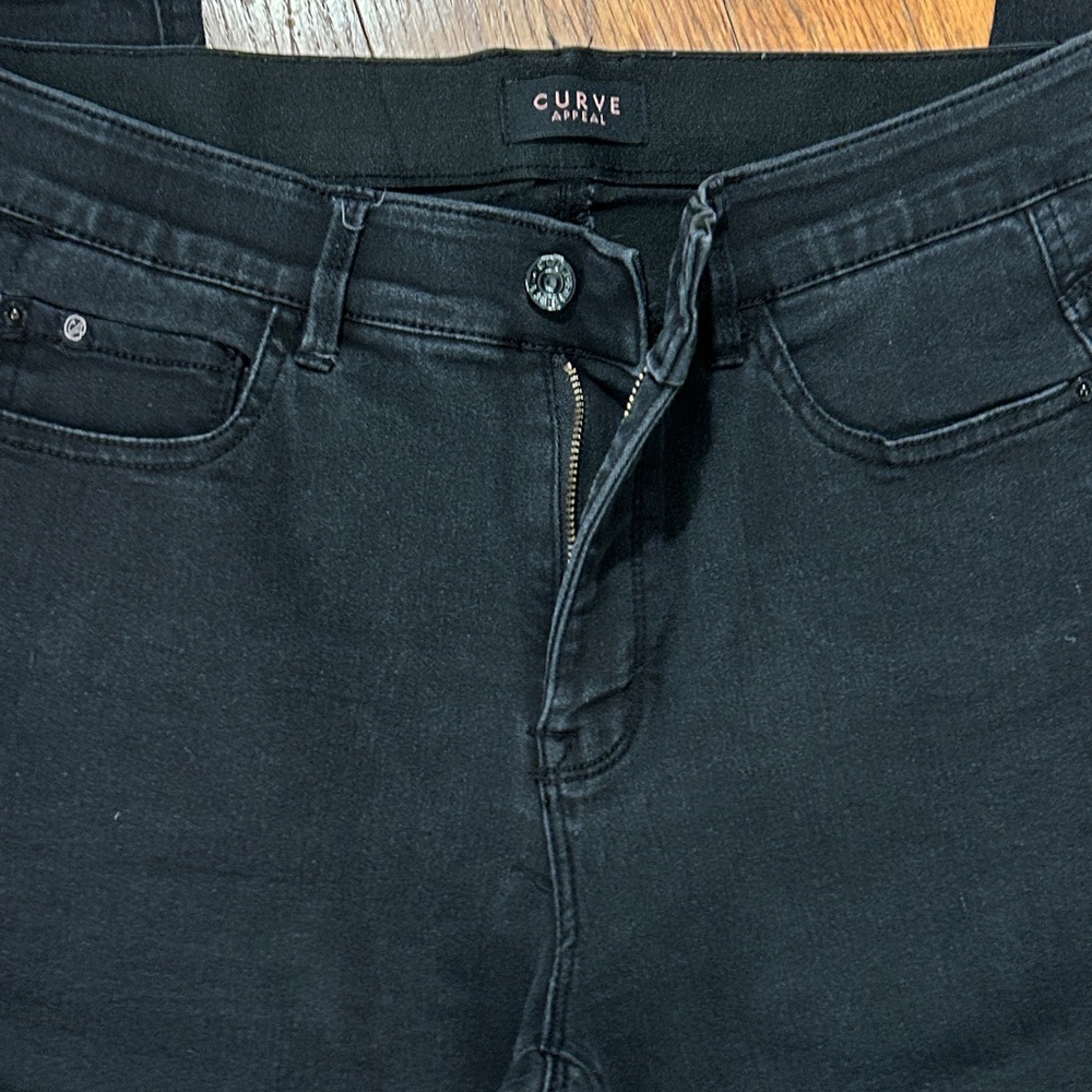 Curve Appeal. Black jeans. Size 10 - Picture 9 of 9